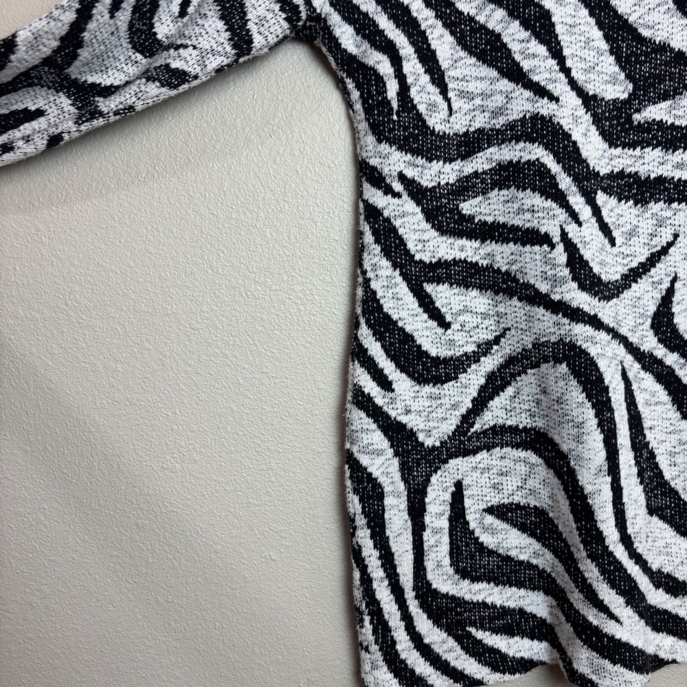 Joseph Ribkoff Zebra Print Cardigan Womens 12 Black White Studded Glam Punk Chic - Picture 4 of 11